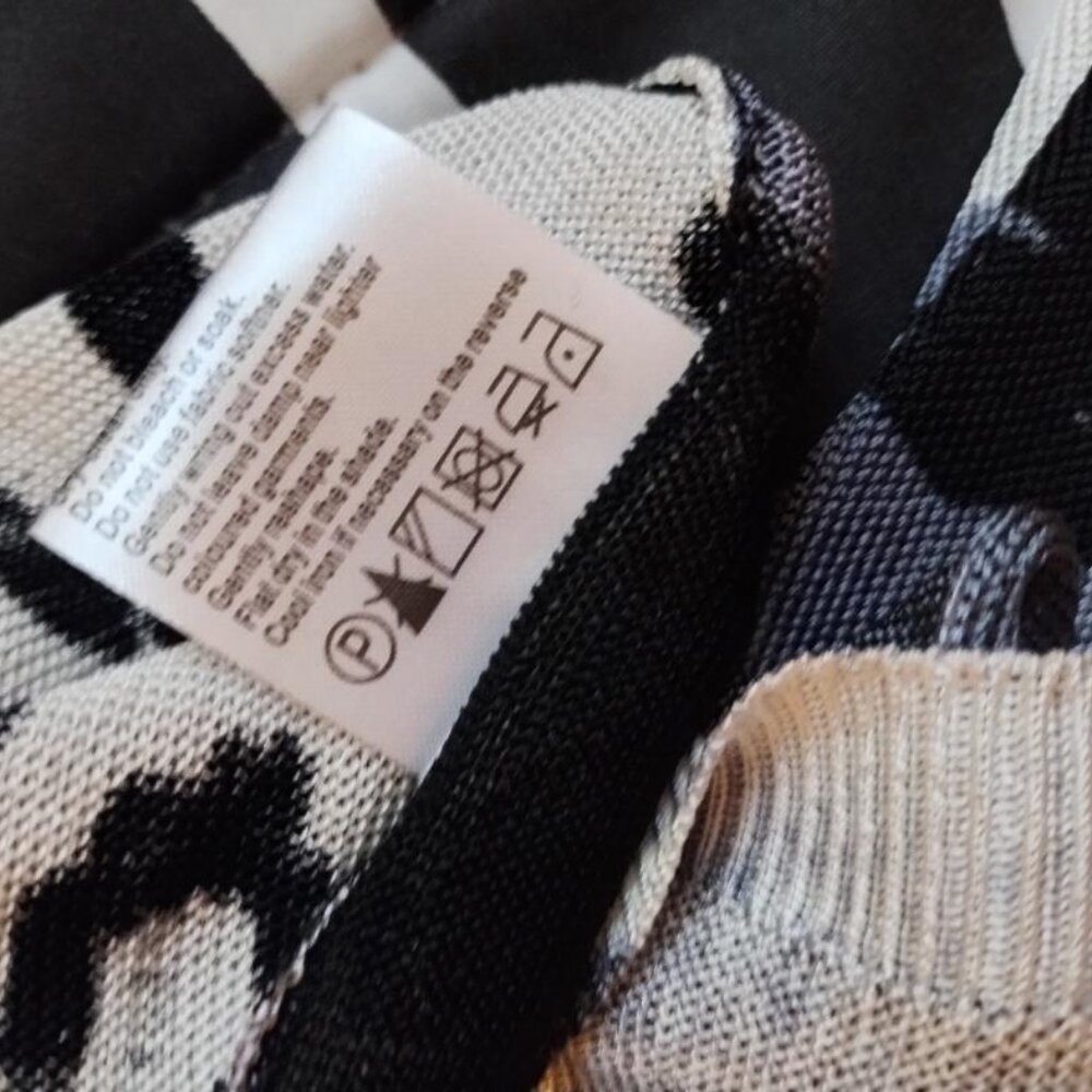 ADORE VEST - Picture 7 of 7